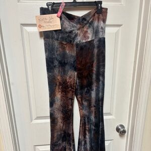 Kantha Bae Open Hands Velvet Bells L/XL